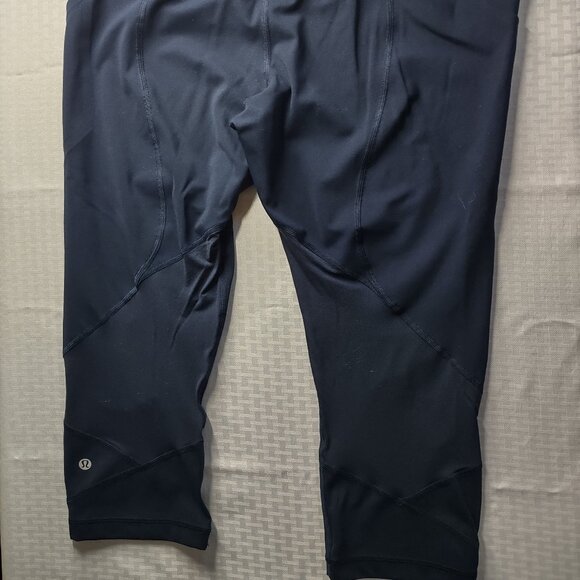 Lululemon Pace Rival Crop 22" in True Navy Full-On Luxtreme fabric. - Picture 1 of 6
